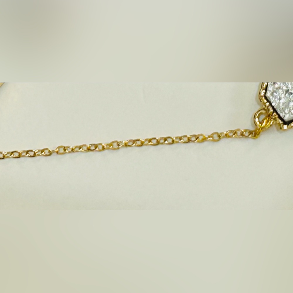 Elegant Hexagon Necklace and Earring Set - Picture 6 of 9